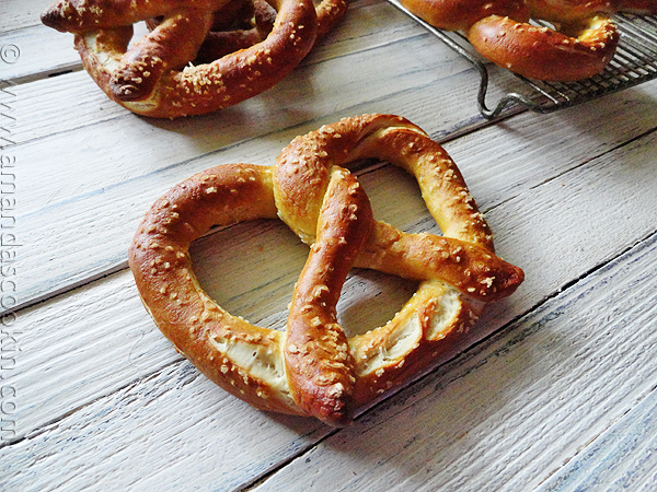 Home made German pretzels from amandascookin.com