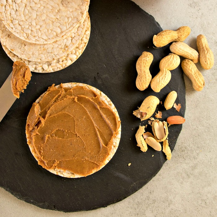 Peanut butter and rice cakes