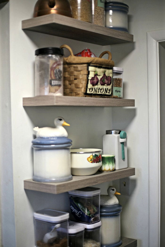 Floating kitchen shelves